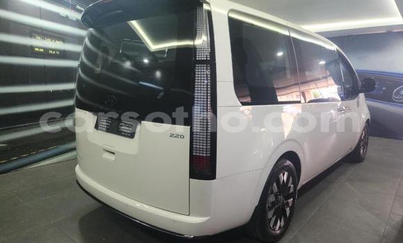 Sayi Na hannu Hyundai Stellar White Mota in Maseru a Maseru Sayi Na hannu Hyundai Stellar White Mota in Maseru a Maseru