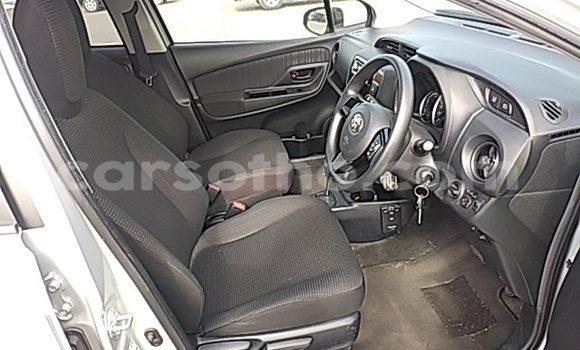 Sayi Na hannu Toyota Vitz Silver Mota in Maseru a Maseru Sayi Na hannu Toyota Vitz Silver Mota in Maseru a Maseru