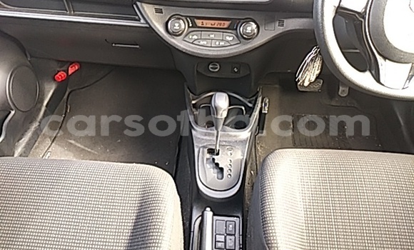 Sayi Na hannu Toyota Vitz Silver Mota in Maseru a Maseru Sayi Na hannu Toyota Vitz Silver Mota in Maseru a Maseru