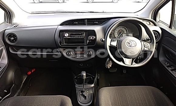Sayi Na hannu Toyota Vitz Silver Mota in Maseru a Maseru Sayi Na hannu Toyota Vitz Silver Mota in Maseru a Maseru