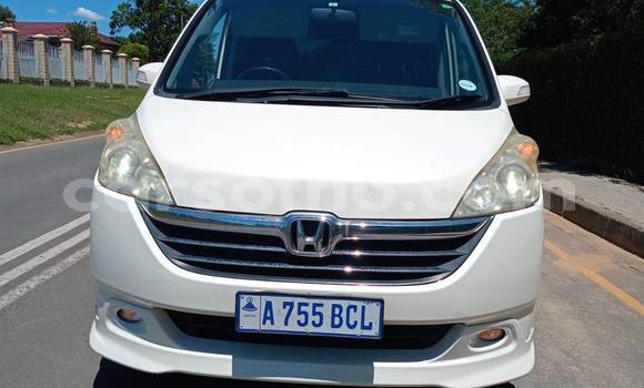 Buy Used Honda Stepwgn White Car in Maseru in Maseru Buy Used Honda Stepwgn White Car in Maseru in Maseru