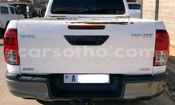 اشتري مستعمل Toyota Hilux White سيارة في Mohale's Hoek في Mohale's Hoek اشتري مستعمل Toyota Hilux White سيارة في Mohale's Hoek في Mohale's Hoek