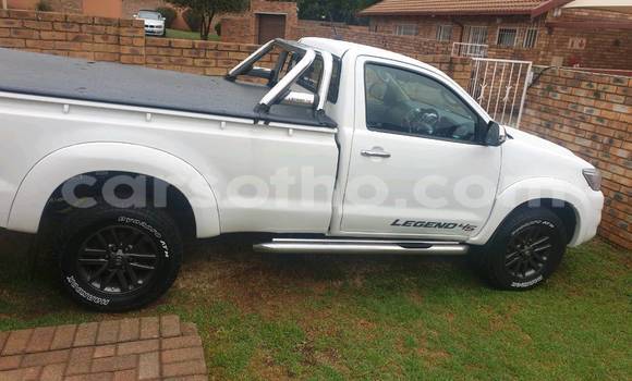 اشتري مستعمل Toyota Hilux White سيارة في Maseru في Maseru اشتري مستعمل Toyota Hilux White سيارة في Maseru في Maseru