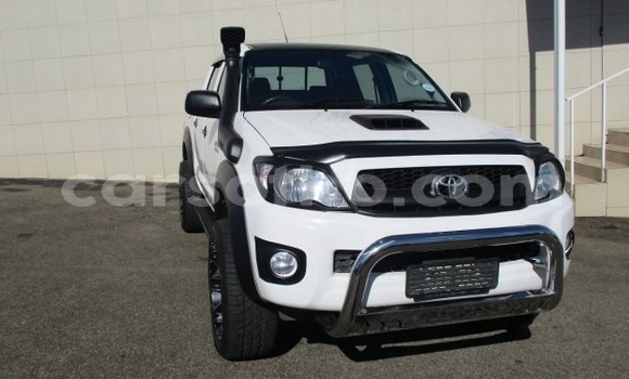 Buy Used Toyota Hilux White Car in Maseru in Maseru Buy Used Toyota Hilux White Car in Maseru in Maseru