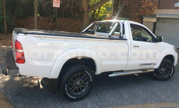 اشتري مستعمل Toyota Hilux White سيارة في Maseru في Maseru اشتري مستعمل Toyota Hilux White سيارة في Maseru في Maseru