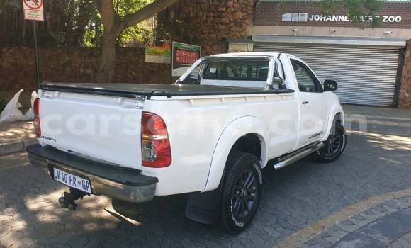 اشتري مستعمل Toyota Hilux White سيارة في Maseru في Maseru اشتري مستعمل Toyota Hilux White سيارة في Maseru في Maseru