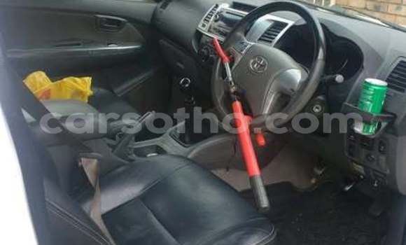 اشتري مستعمل Toyota Hilux White سيارة في Maseru في Maseru اشتري مستعمل Toyota Hilux White سيارة في Maseru في Maseru