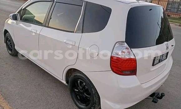 اشتري مستعمل Honda FIT White سيارة في Maputsoe في Leribe اشتري مستعمل Honda FIT White سيارة في Maputsoe في Leribe
