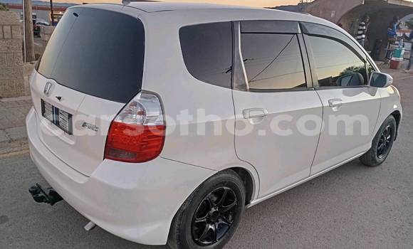 اشتري مستعمل Honda FIT White سيارة في Maputsoe في Leribe اشتري مستعمل Honda FIT White سيارة في Maputsoe في Leribe