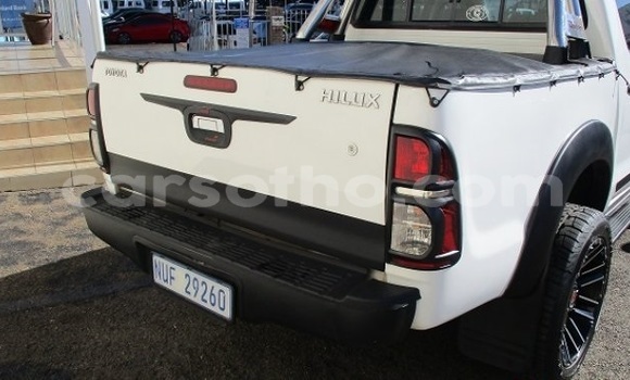 Buy Used Toyota Hilux White Car in Maseru in Maseru Buy Used Toyota Hilux White Car in Maseru in Maseru