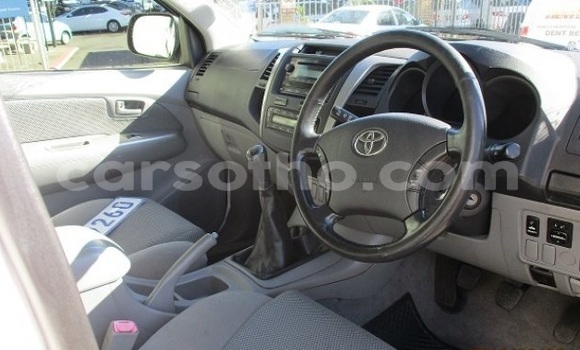 Buy Used Toyota Hilux White Car in Maseru in Maseru Buy Used Toyota Hilux White Car in Maseru in Maseru