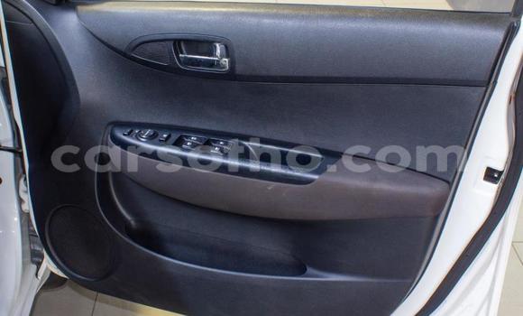 Sayi Na hannu Hyundai i20 White Mota in Maseru a Maseru Sayi Na hannu Hyundai i20 White Mota in Maseru a Maseru