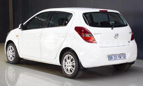 Sayi Na hannu Hyundai i20 White Mota in Maseru a Maseru Sayi Na hannu Hyundai i20 White Mota in Maseru a Maseru