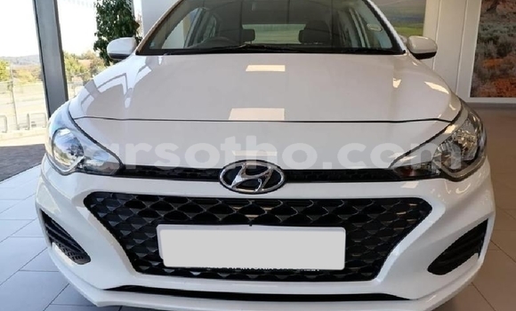 Sayi Na hannu Hyundai i20 White Mota in Maputsoa a Leribe Sayi Na hannu Hyundai i20 White Mota in Maputsoa a Leribe