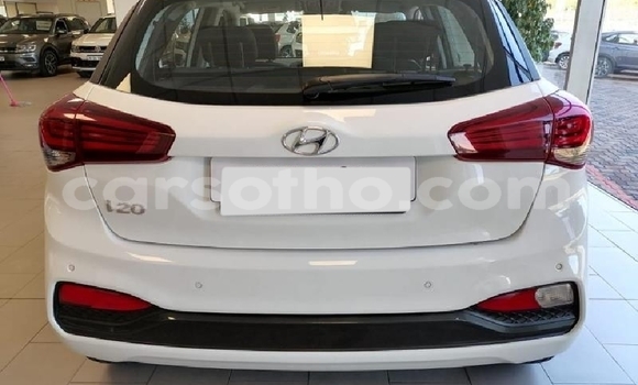 Buy Used Hyundai i20 White Car in Maputsoa in Leribe Buy Used Hyundai i20 White Car in Maputsoa in Leribe