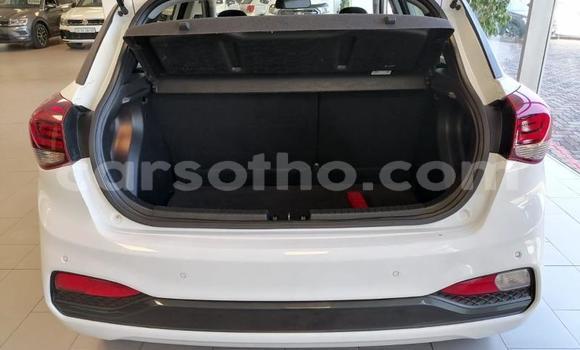 Buy Used Hyundai i20 White Car in Maputsoa in Leribe Buy Used Hyundai i20 White Car in Maputsoa in Leribe