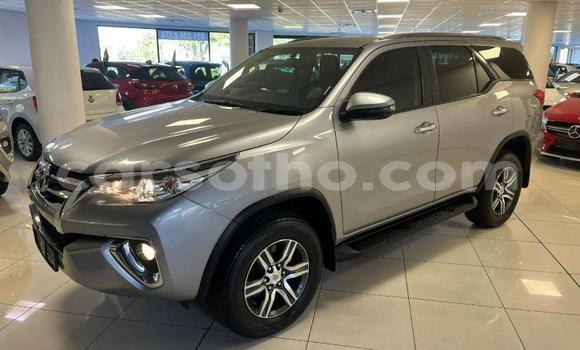 Sayi Na hannu Toyota Fortuner Silver Mota in Maseru a Maseru