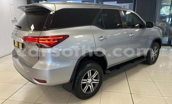 Acheter Occasion Voiture Toyota Fortuner Gris à Maseru, Maseru Acheter Occasion Voiture Toyota Fortuner Gris à Maseru, Maseru