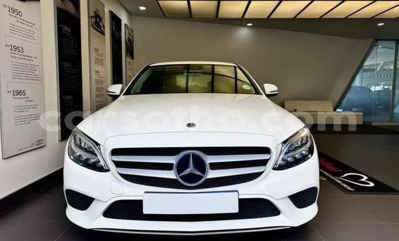 Acheter Occasion Voiture Mercedes-Benz C–Class Blanc à Maseru, Maseru Acheter Occasion Voiture Mercedes-Benz C–Class Blanc à Maseru, Maseru
