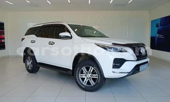 Acheter Occasion Voiture Toyota Fortuner Blanc à Maseru, Maseru Acheter Occasion Voiture Toyota Fortuner Blanc à Maseru, Maseru