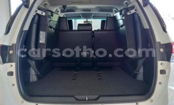 Acheter Occasion Voiture Toyota Fortuner Blanc à Maseru, Maseru Acheter Occasion Voiture Toyota Fortuner Blanc à Maseru, Maseru