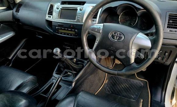 Acheter Occasion Voiture Toyota Hilux Blanc à Maseru, Maseru Acheter Occasion Voiture Toyota Hilux Blanc à Maseru, Maseru