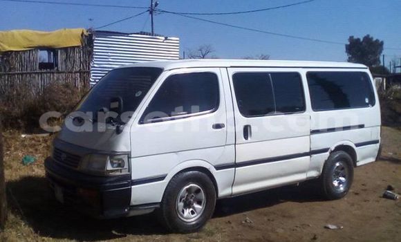 Sayi Na hannu Toyota Hiace White Mota in Maseru a Maseru Sayi Na hannu Toyota Hiace White Mota in Maseru a Maseru