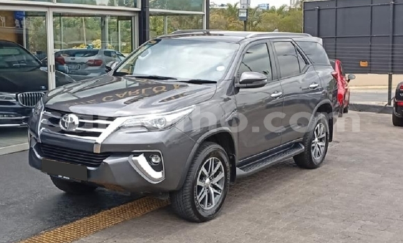 اشتري مستعمل Toyota Fortuner Other سيارة في Maseru في Maseru
