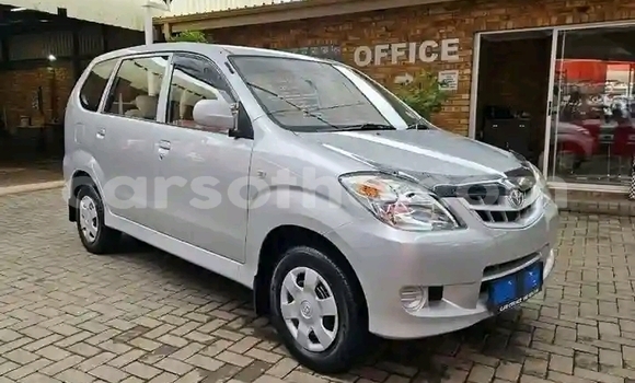 Sayi Na hannu Toyota Avanza Silver Mota in Maseru a Maseru Sayi Na hannu Toyota Avanza Silver Mota in Maseru a Maseru