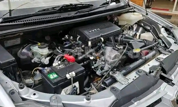 Sayi Na hannu Toyota Avanza Silver Mota in Maseru a Maseru Sayi Na hannu Toyota Avanza Silver Mota in Maseru a Maseru