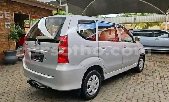 Sayi Na hannu Toyota Avanza Silver Mota in Maseru a Maseru Sayi Na hannu Toyota Avanza Silver Mota in Maseru a Maseru