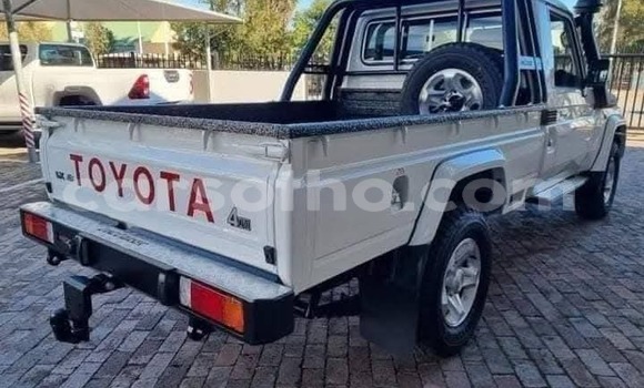 Buy Used Toyota Land Cruiser White Car in Maseru in Maseru Buy Used Toyota Land Cruiser White Car in Maseru in Maseru