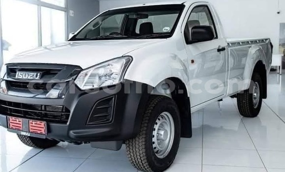 Buy Used Isuzu D–MAX White Car in Maputsoa in Leribe Buy Used Isuzu D–MAX White Car in Maputsoa in Leribe