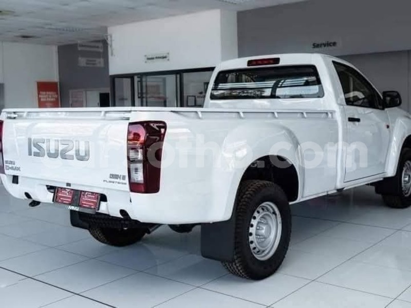 Big with watermark isuzu d max leribe maputsoa 28936