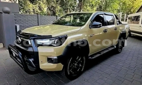 اشتري مستعمل Toyota Hilux Brown سيارة في Maseru في Maseru