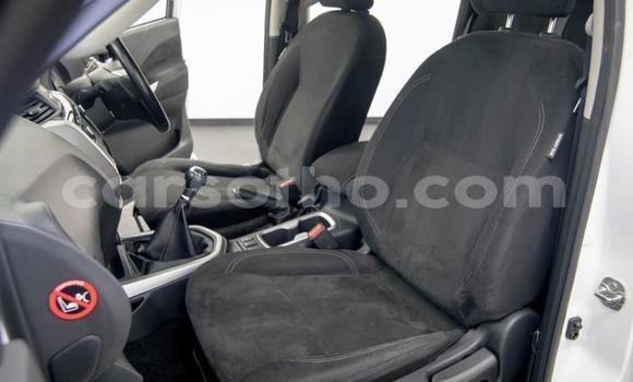 Sayi Na hannu Nissan Navara White Mota in Maputsoe a Leribe Sayi Na hannu Nissan Navara White Mota in Maputsoe a Leribe