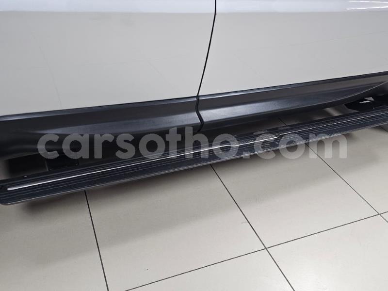 Big with watermark land rover range rover leribe maputsoe 28975