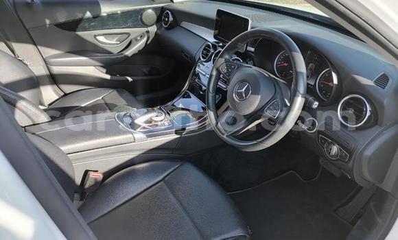 Sayi Na hannu Mercedes-Benz C–Class White Mota in Maputsoe a Leribe Sayi Na hannu Mercedes-Benz C–Class White Mota in Maputsoe a Leribe
