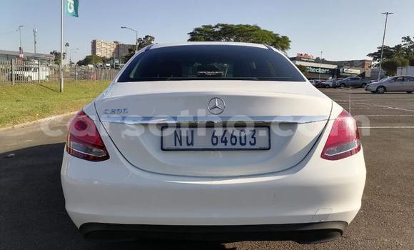 Sayi Na hannu Mercedes-Benz C–Class White Mota in Maputsoe a Leribe Sayi Na hannu Mercedes-Benz C–Class White Mota in Maputsoe a Leribe