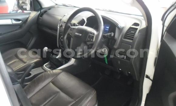 Acheter Occasion Voiture Isuzu KB Blanc à Maseru, Maseru Acheter Occasion Voiture Isuzu KB Blanc à Maseru, Maseru
