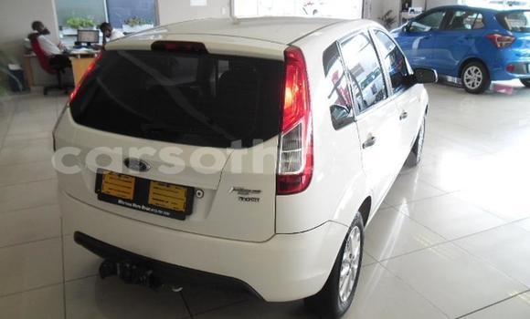 اشتري مستعمل Ford Ikon White سيارة في Maseru في Maseru اشتري مستعمل Ford Ikon White سيارة في Maseru في Maseru