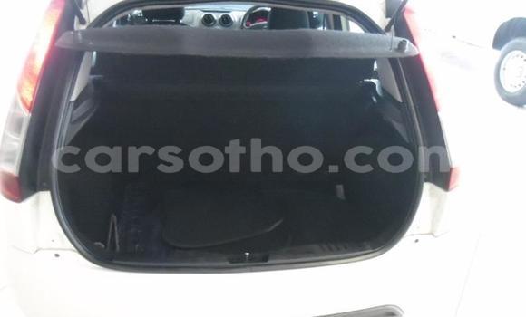 اشتري مستعمل Ford Ikon White سيارة في Maseru في Maseru اشتري مستعمل Ford Ikon White سيارة في Maseru في Maseru