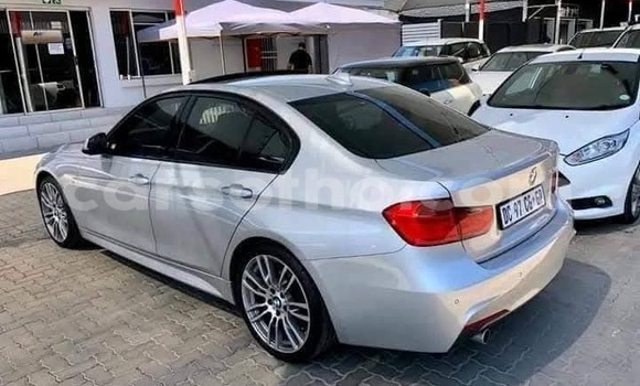 Sayi Na hannu BMW 3–Series Silver Mota in Maseru a Maseru Sayi Na hannu BMW 3–Series Silver Mota in Maseru a Maseru