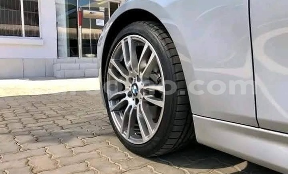 Sayi Na hannu BMW 3–Series Silver Mota in Maseru a Maseru Sayi Na hannu BMW 3–Series Silver Mota in Maseru a Maseru