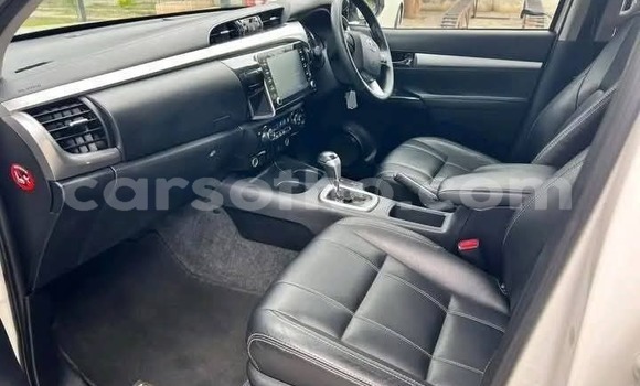 اشتري مستعمل Toyota Hilux White سيارة في Maseru في Maseru اشتري مستعمل Toyota Hilux White سيارة في Maseru في Maseru