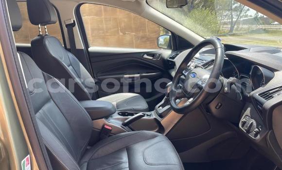 Sayi Na hannu Ford Kuga Green Mota in Maseru a Maseru Sayi Na hannu Ford Kuga Green Mota in Maseru a Maseru
