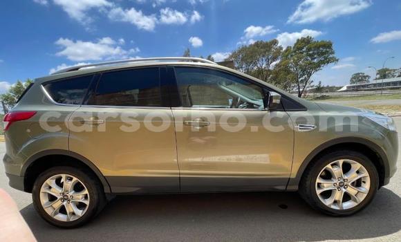 Sayi Na hannu Ford Kuga Green Mota in Maseru a Maseru Sayi Na hannu Ford Kuga Green Mota in Maseru a Maseru