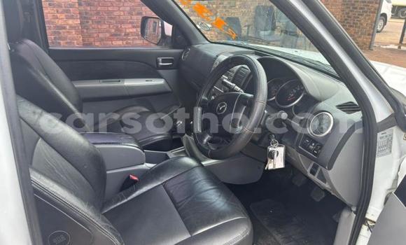 Sayi Na hannu Mazda BT-50 White Mota in Maseru a Maseru Sayi Na hannu Mazda BT-50 White Mota in Maseru a Maseru