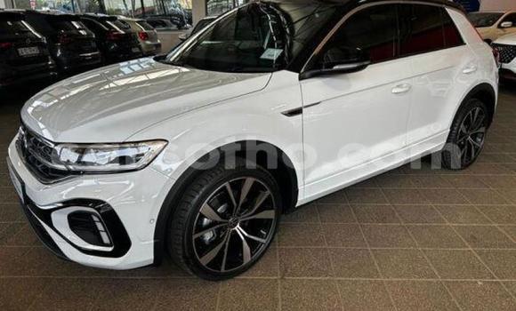 اشتري مستعمل Volkswagen T-Roc White سيارة في Maseru في Maseru