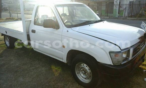 اشتري مستعمل Toyota Hilux White سيارة في Maseru في Maseru اشتري مستعمل Toyota Hilux White سيارة في Maseru في Maseru